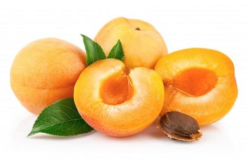 Абрикос — витаминный фрукт