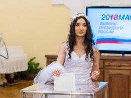 Նախ` նախագահ, ապա` ամուսին. Երևանում աղջիկը հարսի շորով ընտրության էր եկել (լուսանկարներ)
