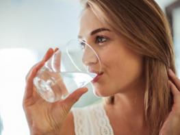 Օրական մի քանի բաժակ տաք ջուր խմելը կօգնի ազատվել առողջական խնդիրներից